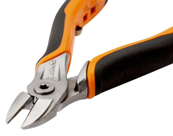 Krom kaplı kademeli yan keski. Piyano teli ve bakır, plastik gibi yumuşak materyaller için